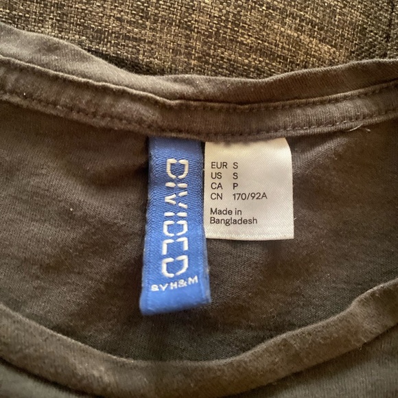 H&M t shirt Nirvana size small - Picture 3 of 3